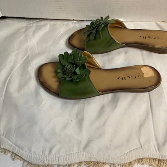 Mariella Made in Italy Flower women's leather Sandals in Green, size 8M - Picture 5 of 6